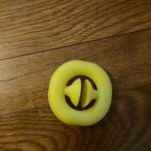 Snap it yellow like new